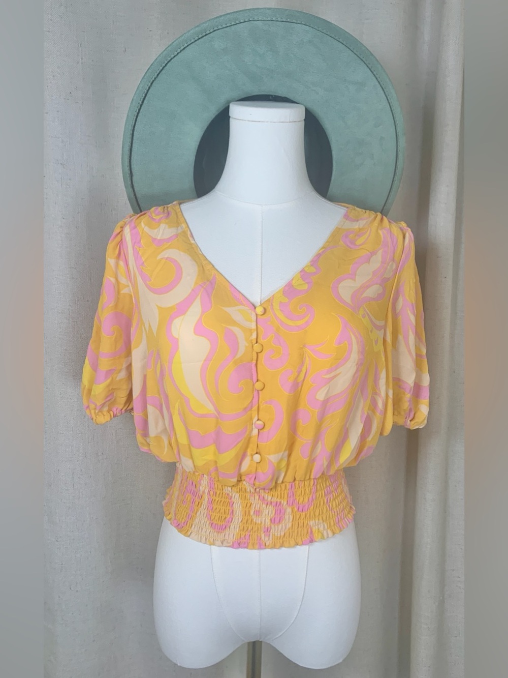 Rose + Olive Size Small Yellow Pink Floral Smocked Puff Sleeve Crop Blouse L1-38